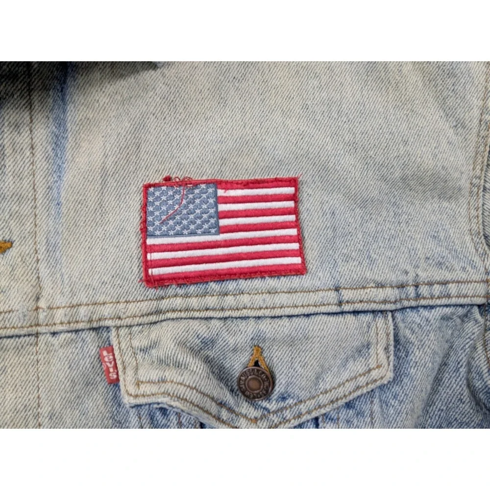 Vtg Levis 70507 4890 Denim Trucker Jacket USA Made Blue XL American Flag Patch - Picture 11 of 16